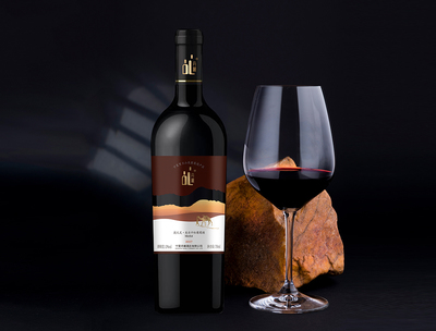 酒瓶的藝術(shù) 紅酒瓶型與瓶貼設(shè)計(jì)如何助力葡萄酒銷售